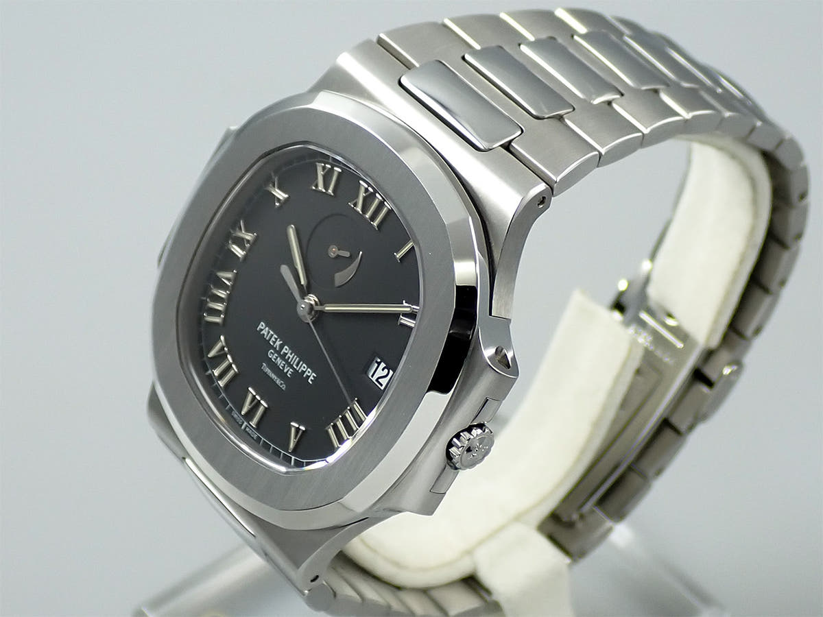パテックフィリップ ノーチラス パワーリザーブ TIFFANY Ref.3710/1A-001 ブラック文字盤 デッドストック K1UJ6678