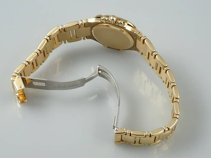 Patek Philippe Nautilus Quartz Ref. 4700/51J-016 Yellow Gold Gold Dial
