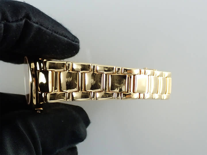 Patek Philippe Nautilus Quartz Ref. 4700/51J-016 Yellow Gold Gold Dial