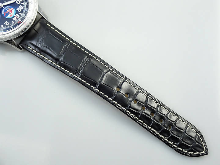 ブライトリング ナビタイマー B02 クロノグラフ 41 コスモノート ポルコ ロッソ Ref.AB02302A1B1P1 ブラック文字盤 未使用 4HAAZR20