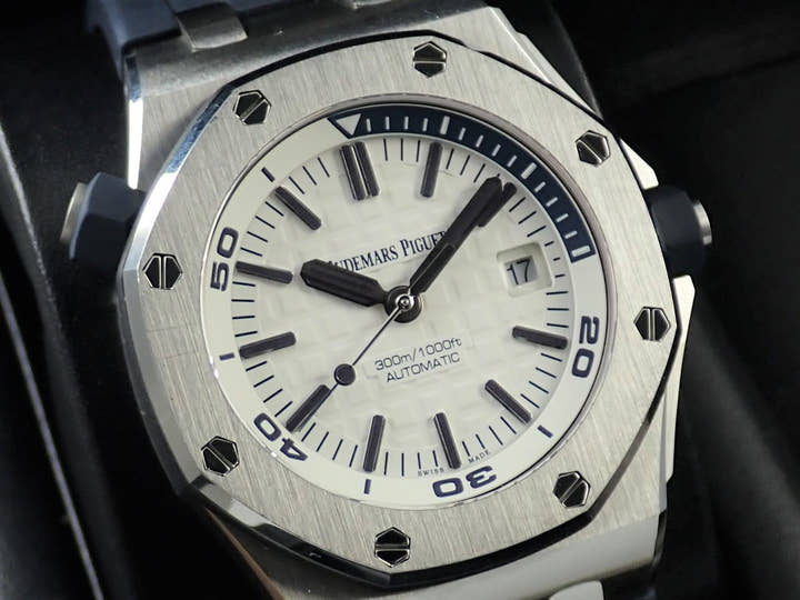 Audemars Piguet Royal Oak Offshore Diver Ref. 15710ST.OO.A010CA.01 Stainless Steel White Dial