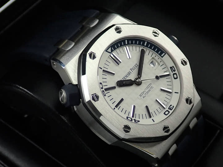 Audemars Piguet Royal Oak Offshore Diver Ref. 15710ST.OO.A010CA.01 Stainless Steel White Dial
