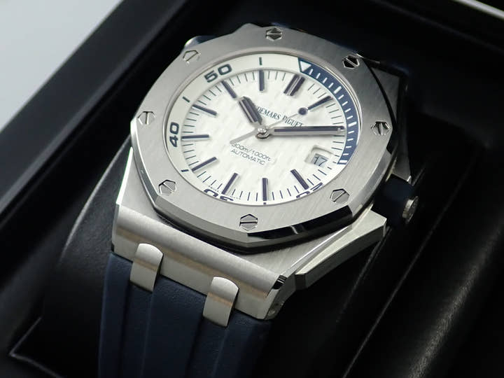 Audemars Piguet Royal Oak Offshore Diver Ref. 15710ST.OO.A010CA.01 Stainless Steel White Dial