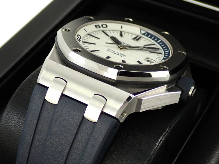 オーデマピゲ ロイヤルオーク オフショア ダイバー Ref.15710ST.OO.A010CA.01 ステンレススチール ホワイト文字盤