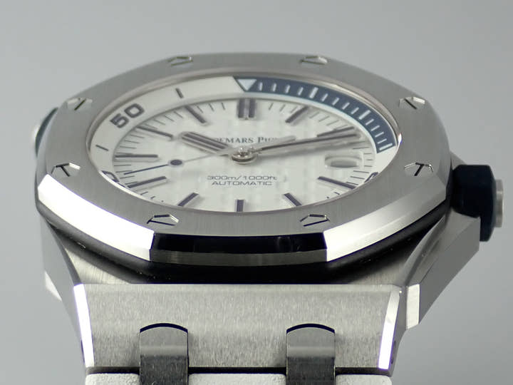 オーデマピゲ ロイヤルオーク Ref.15710ST.OO.A010CA.01 ホワイト文字盤 中古 offshore-9