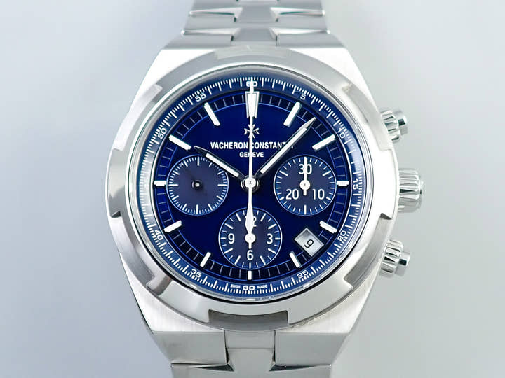 ヴァシュロンコンスタンタン オーヴァーシーズ クロノグラフ Ref.5500V/110A-B148 ブルー文字盤 中古 AF21A738