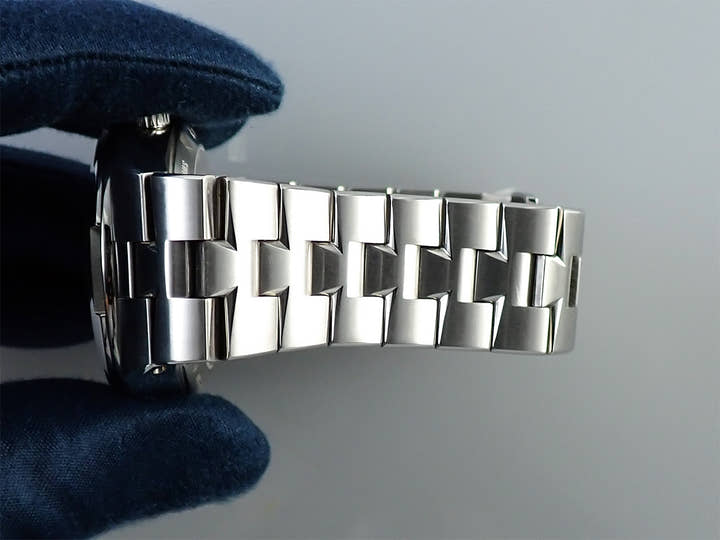ヴァシュロンコンスタンタン オーヴァーシーズ クロノグラフ Ref.5500V/110A-B148 ブルー文字盤 中古 AF21A738