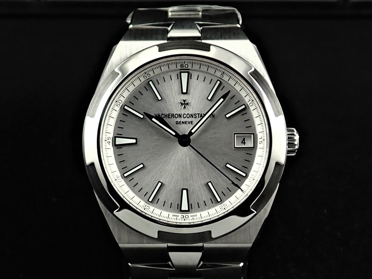 Vacheron Constantin Overseas Silver Dial &lt;Warranty, Box, etc.&gt;