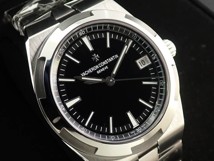 ヴァシュロンコンスタンタン オーヴァーシーズ Ref.4500V/110A-B483 ブラック文字盤 未使用 90X61624