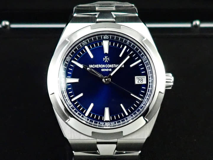 ヴァシュロンコンスタンタン オーヴァーシーズ Ref.4500V/110A-B128 ブルー文字盤 未使用 1A585565