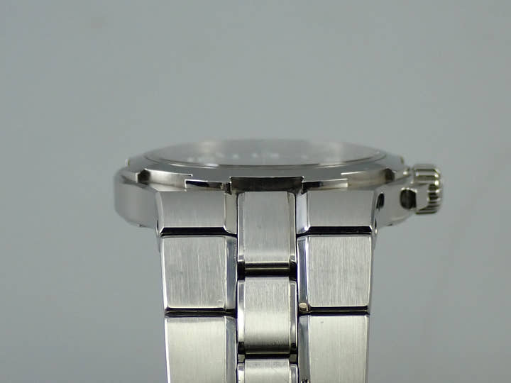 ヴァシュロンコンスタンタン オーヴァーシーズ Ref.42052/423A-8894 ブラック文字盤 中古 S8FFLH86