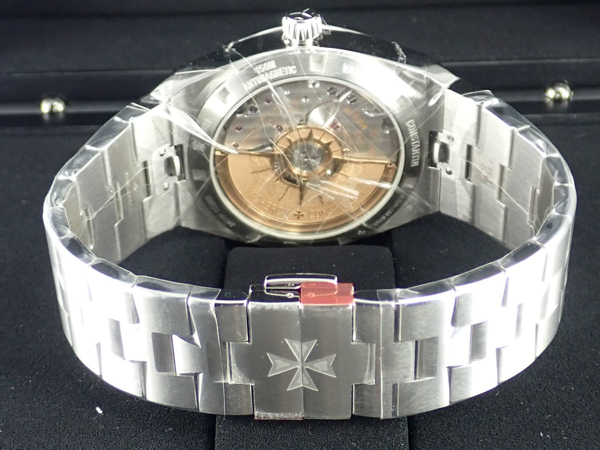 ヴァシュロンコンスタンタン オーヴァーシーズ Ref.4500V/110A-B126 シルバー文字盤 新品 overseas-24