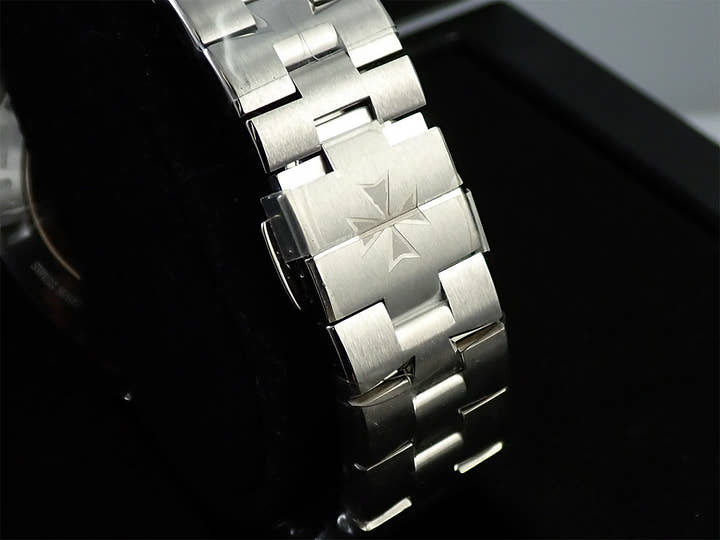 ヴァシュロンコンスタンタン オーヴァーシーズ クロノグラフ Ref.5500V/110A-B148 ブルー文字盤 未使用 20U3H515