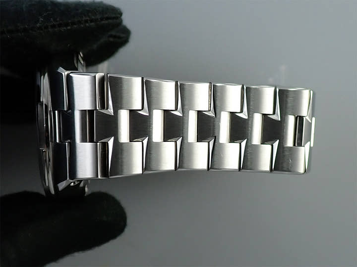 ヴァシュロンコンスタンタン オーヴァーシーズ Ref.4500V/110A-B128 ブルー文字盤 中古 FFC3YPXZ