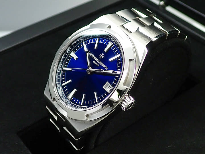 Vacheron Constantin Overseas Ref. 4500V/110A-B128 Blue Dial Excellent Condition RFMLAM95