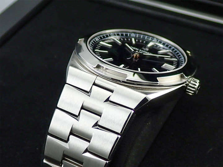 Vacheron Constantin Overseas Ref. 4500V/110A-B128 Blue Dial Excellent Condition RFMLAM95