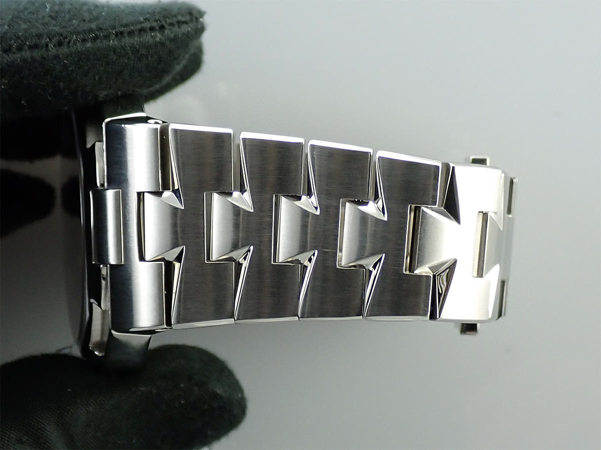 ヴァシュロンコンスタンタン オーヴァーシーズ Ref.47040/B01A-9094 ブラック文字盤 中古 77HFXPYS