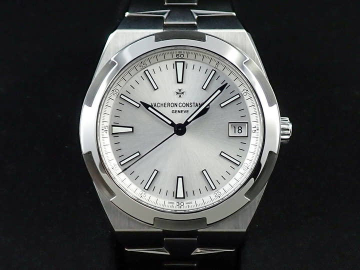 Vacheron Constantin Overseas Ref. 4500V/110A-B126 Silver Dial Excellent Condition CCXJ9099