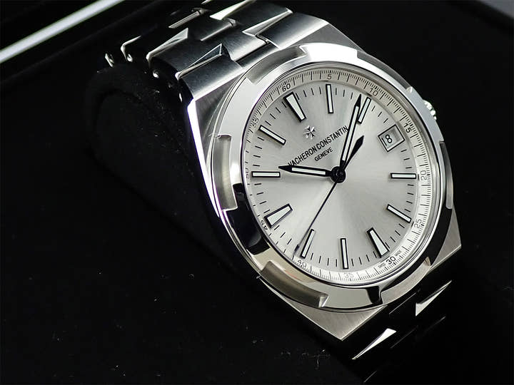 Vacheron Constantin Overseas Ref. 4500V/110A-B126 Silver Dial Excellent Condition CCXJ9099