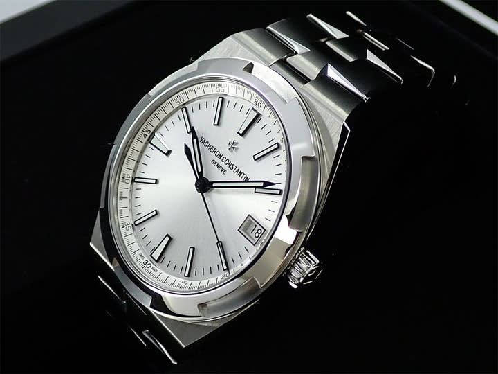 Vacheron Constantin Overseas Ref. 4500V/110A-B126 Silver Dial Excellent Condition CCXJ9099