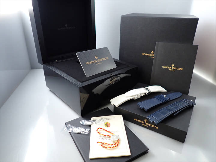 ヴァシュロンコンスタンタン オーヴァーシーズ Ref.4500V/110A-B128 ブルー文字盤 中古 Y143P5V0