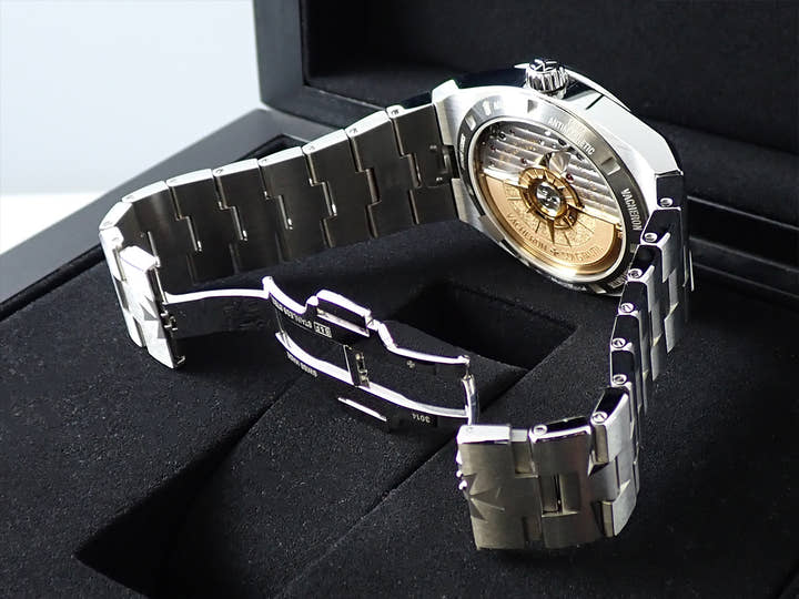 ヴァシュロンコンスタンタン オーヴァーシーズ Ref.4500V/110A-B128 ブルー文字盤 中古 Y143P5V0