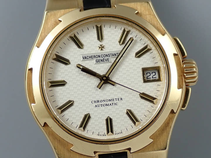 ヴァシュロンコンスタンタン オーヴァーシーズ Ref.42052/000J シルバー文字盤 中古 S6KKSVUK