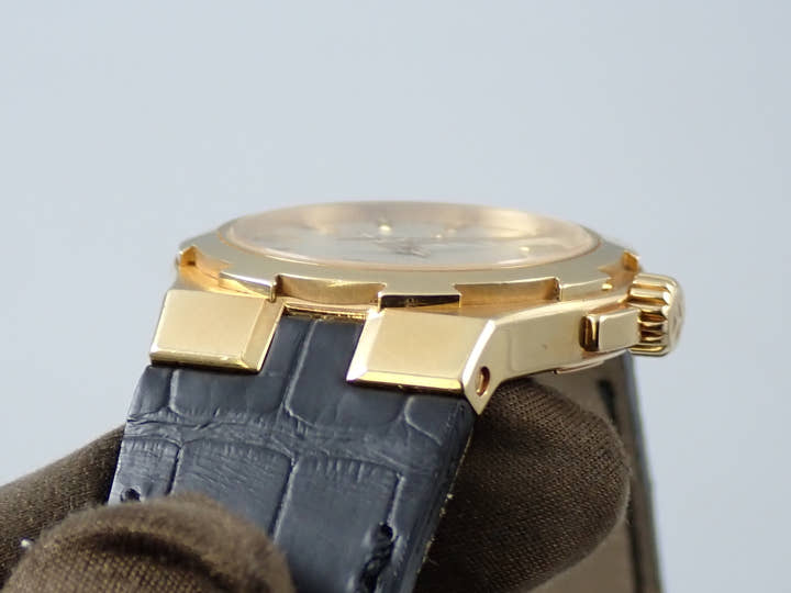 ヴァシュロンコンスタンタン オーヴァーシーズ Ref.42052/000J シルバー文字盤 中古 S6KKSVUK