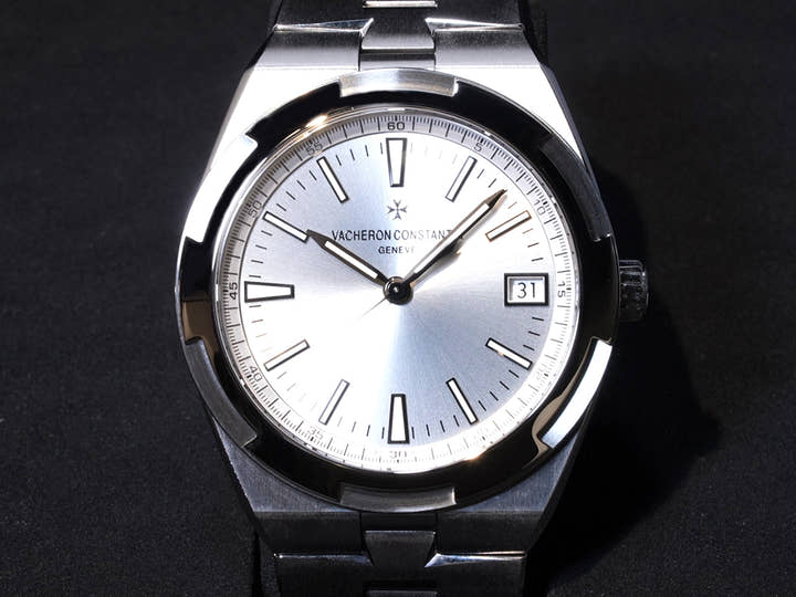 ヴァシュロンコンスタンタン オーヴァーシーズ Ref.4500V/110A-B126 シルバー文字盤 美品 1J82HY2M