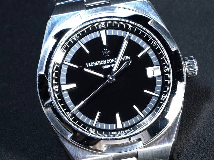 ヴァシュロンコンスタンタン オーヴァーシーズ Ref.4500V/110A-B483 ブラック文字盤 中古 4CHA7603
