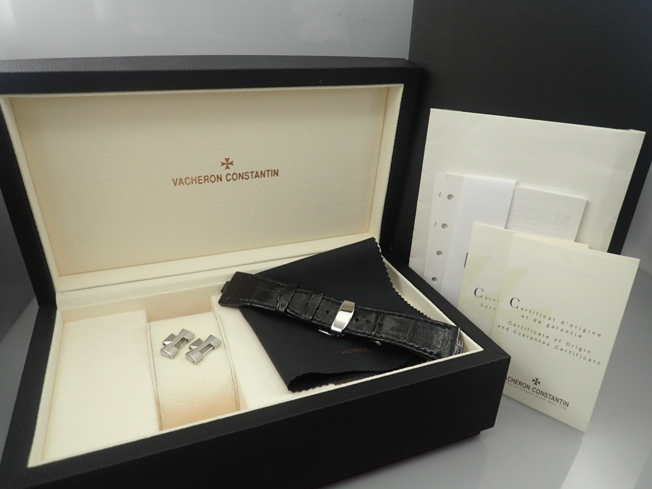 Vacheron Constantin Overseas Large &lt;Warranty, Box, etc.&gt;