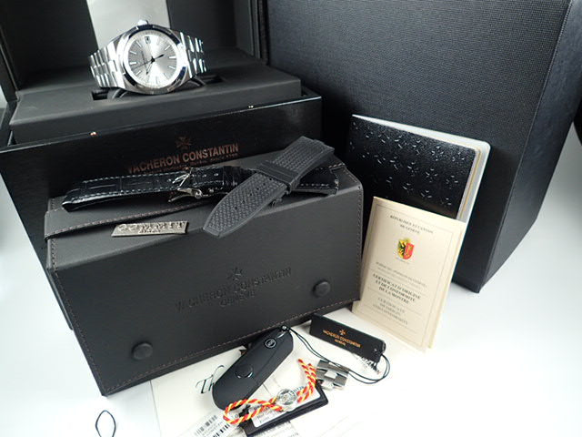 ヴァシュロンコンスタンタン オーヴァーシーズ Ref.4500V/110A-B126 シルバー文字盤 中古 overseas-9