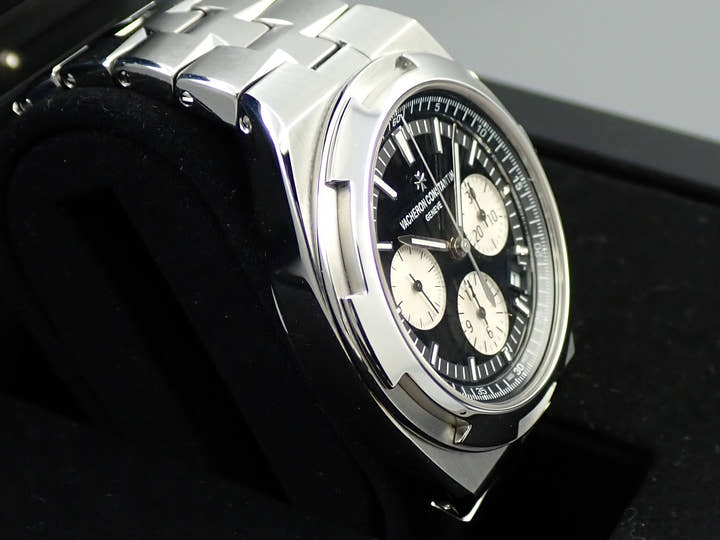 ヴァシュロンコンスタンタン オーヴァーシーズ クロノグラフ Ref.5500V/110A-B481 ブラック文字盤 中古 L9771996