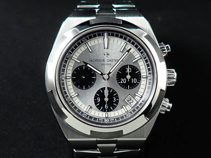 Vacheron Constantin Overseas Chronograph Ref. 5500V/110A-B686 Silver Dial Unused 1KSMXH15