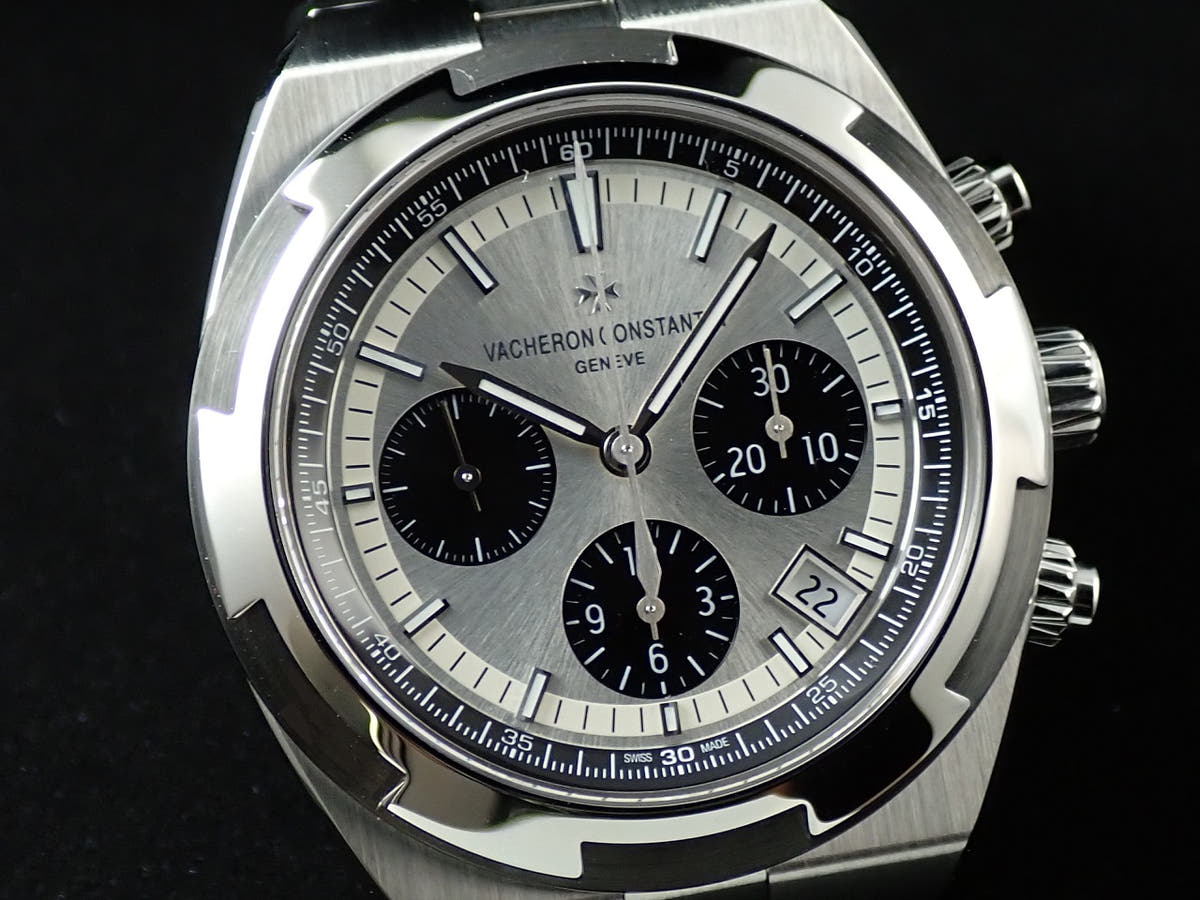 ヴァシュロンコンスタンタン オーヴァーシーズ クロノグラフ Ref.5500V/110A-B686 シルバー文字盤 未使用 1KSMXH15