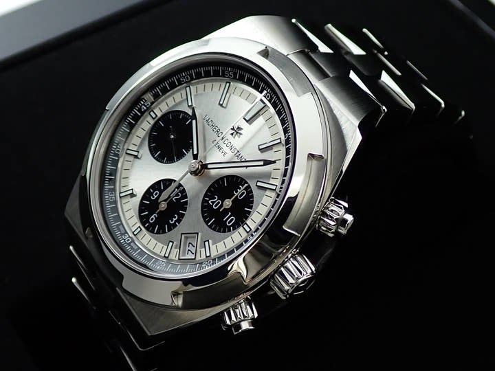 Vacheron Constantin Overseas Chronograph Ref. 5500V/110A-B686 Silver Dial Unused 1KSMXH15