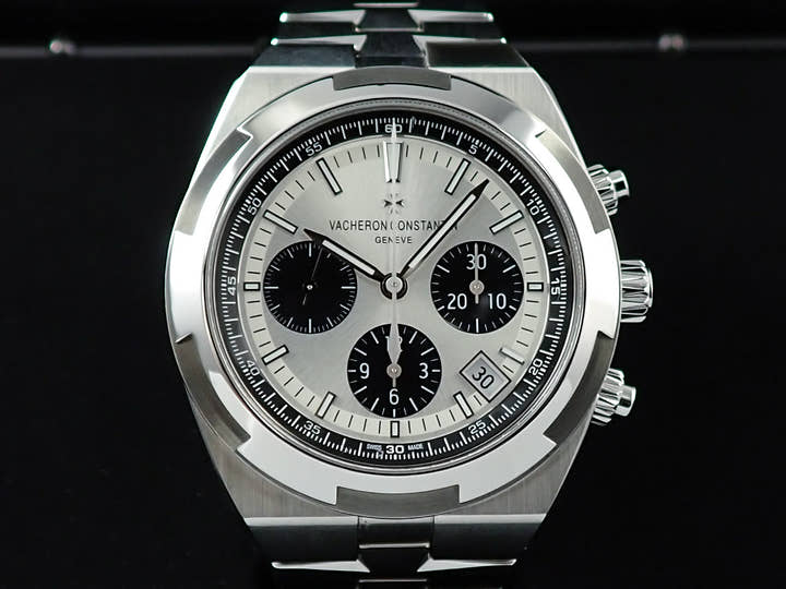ヴァシュロンコンスタンタン オーヴァーシーズ  クロノグラフ Ref.5500V/110A-B686 シルバー文字盤 極美品 T5JHT5RY