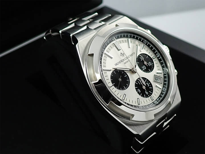 ヴァシュロンコンスタンタン オーヴァーシーズ  クロノグラフ Ref.5500V/110A-B686 シルバー文字盤 極美品 T5JHT5RY