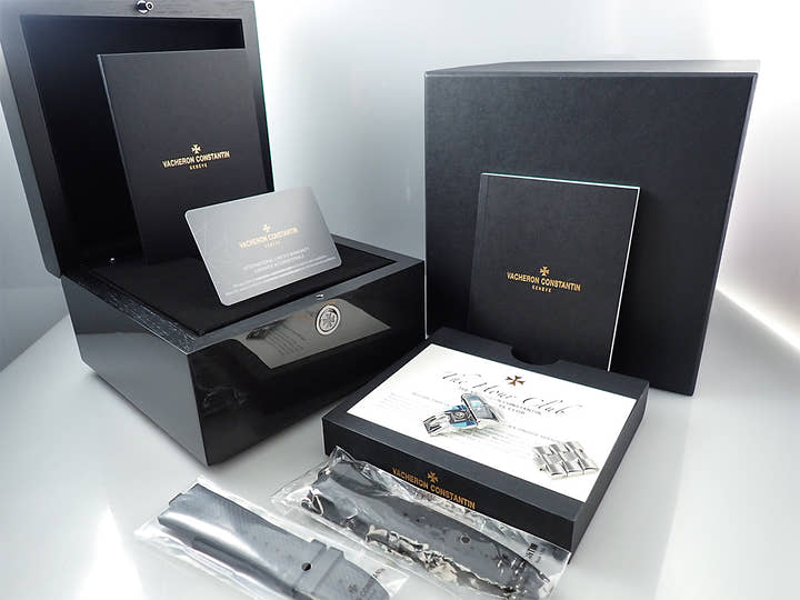 ヴァシュロンコンスタンタン オーヴァーシーズ  クロノグラフ Ref.5500V/110A-B686 シルバー文字盤 極美品 T5JHT5RY