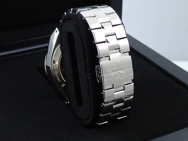 ヴァシュロンコンスタンタン オーヴァーシーズ クロノグラフ Ref.5500V/110A-B148 ブルー文字盤 未使用 3J560MTJ