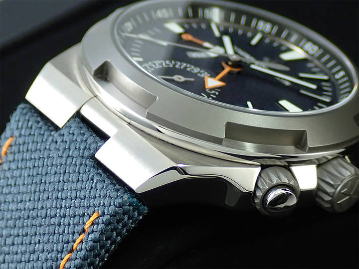 ヴァシュロンコンスタンタン オーヴァーシーズ エベレスト Ref.7910V/000T-B922 グレーブルー文字盤 極美品 P9X06744