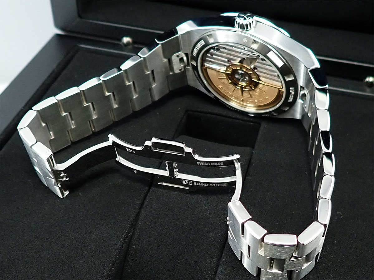 ヴァシュロンコンスタンタン オーヴァーシーズ Ref.4500V/110A-B483 ブラック文字盤 中古 V1S81184