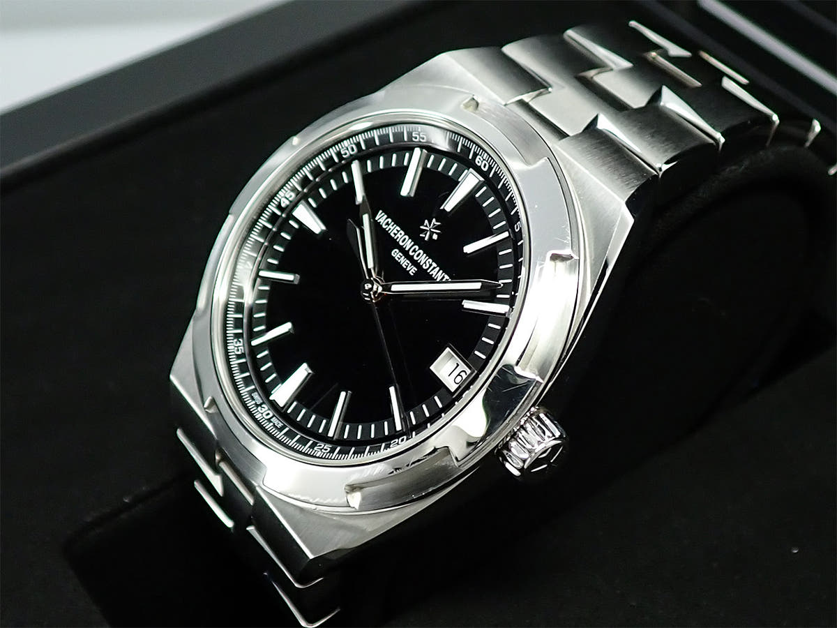 ヴァシュロンコンスタンタン オーヴァーシーズ Ref.4500V/110A-B483 ブラック文字盤 中古 V1S81184