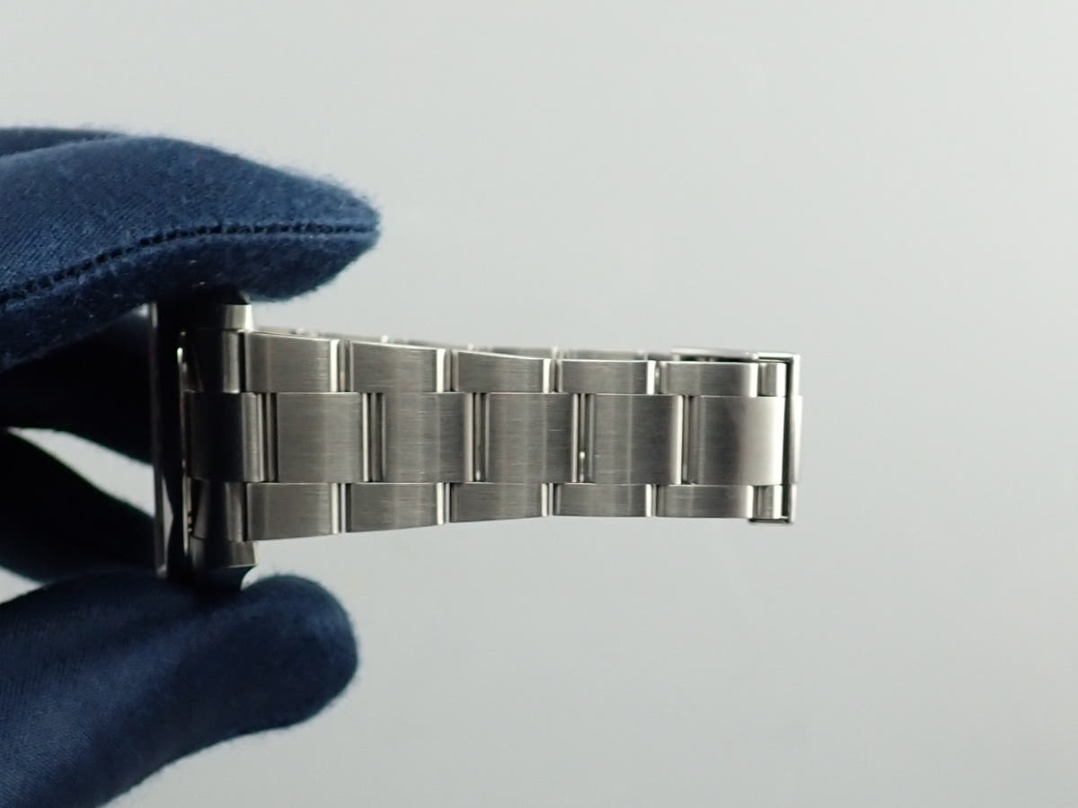 ロレックス オイスターパーペチュアル41 Ref.124300 ブライトブルー文字盤 中古 630PUCJL