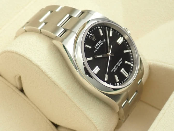 ロレックス オイスターパーペチュアル36 Ref.126000 ステンレススチール ブラック文字盤