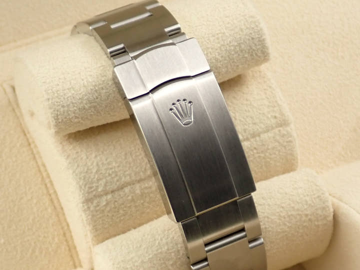 ロレックス オイスターパーペチュアル36 Ref.126000 ステンレススチール ブラック文字盤