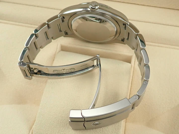 ロレックス オイスターパーペチュアル36 Ref.126000 ステンレススチール ブラック文字盤