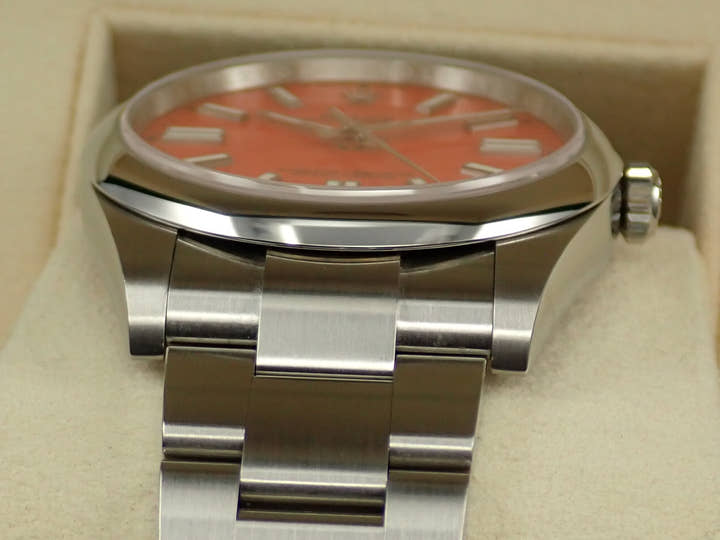 ロレックス オイスターパーペチュアル41 Ref.124300 ステンレススチール コーラルレッド文字盤