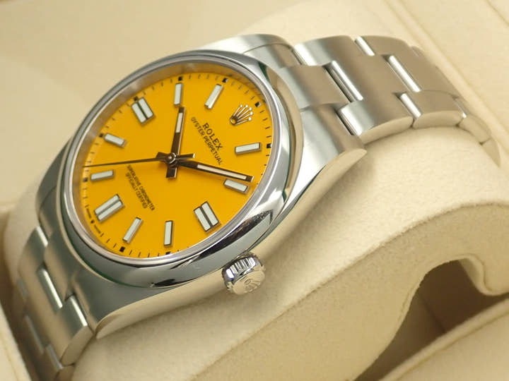 ロレックス オイスターパーペチュアル41 Ref.124300 ステンレススチール イエロー文字盤