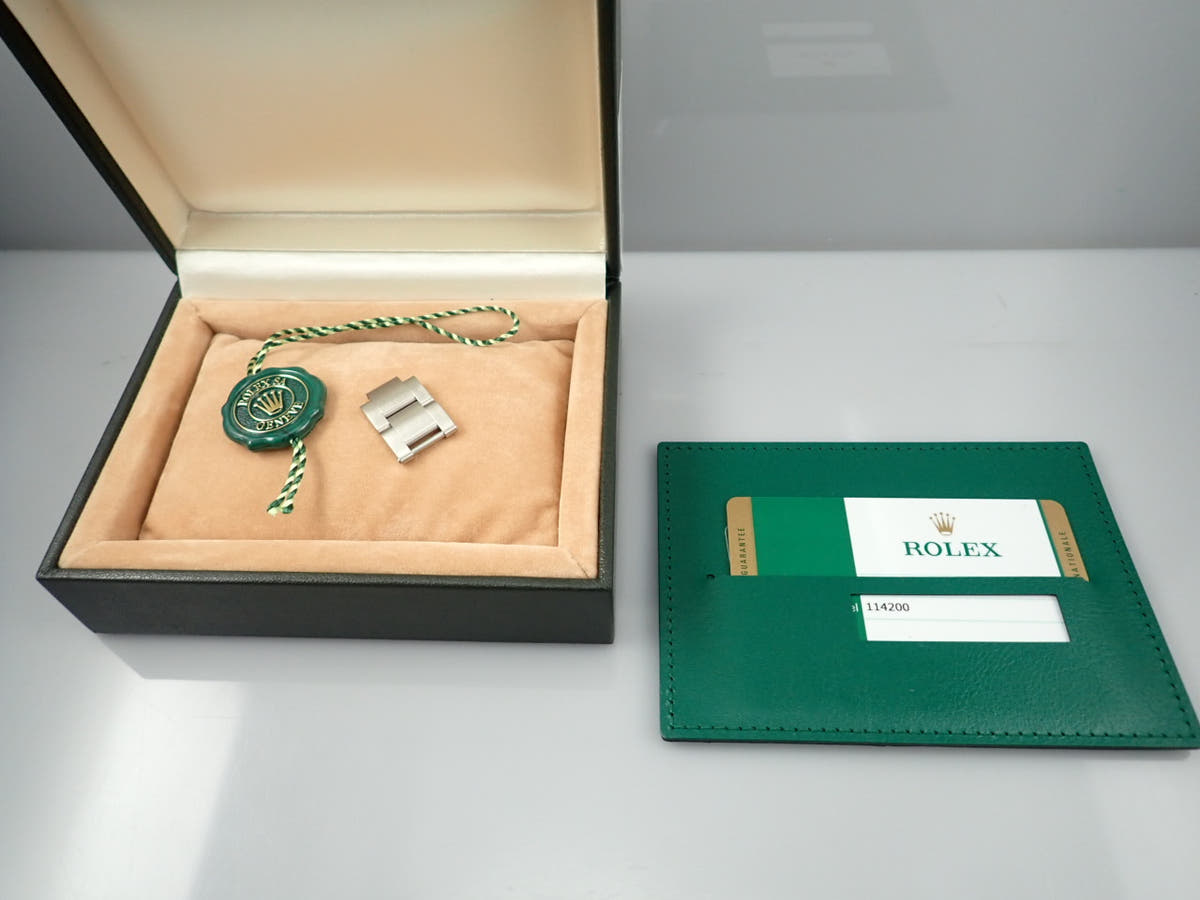 ロレックス オイスターパーペチュアル34 Ref.114200 オリーブグリーン文字盤 極美品 AM0C7326
